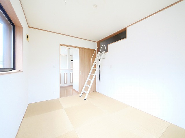 奈良市南紀寺町　貸家の内装|おしゃれな内装です