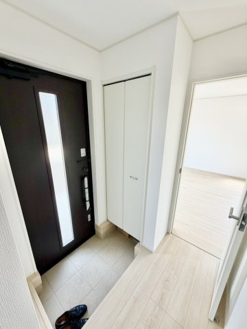 クレイドルガーデン和歌山市有本　第3　新築戸建ての玄関