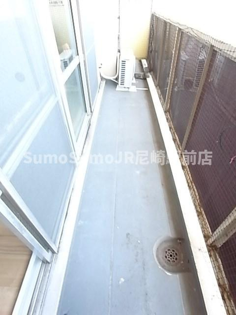 ビレッジハウス南清水タワー1号棟のバルコニー