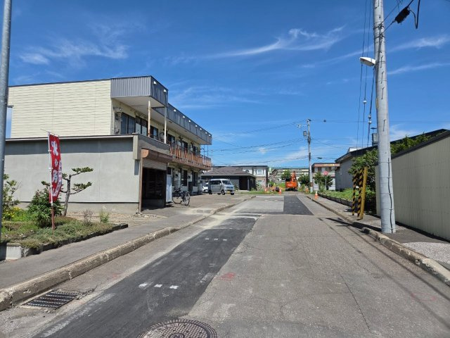 【前面道路含む現地写真】の画像