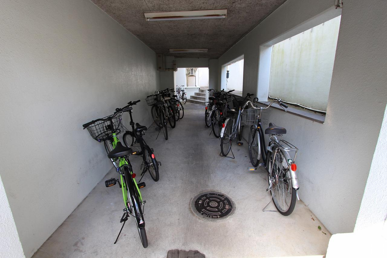 コージー久米川（Cozy　Kumegawa）の駐車場