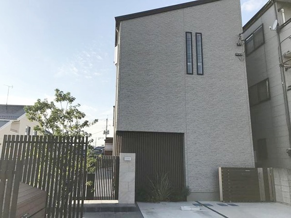 Casa市宿通りのエントランス