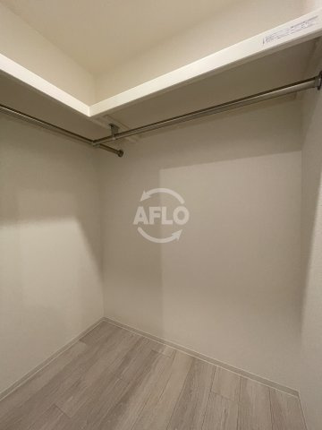 セレニテフラン難波の収納|セレニテフラン難波　ウォークインクローゼット