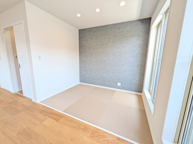 八王子市　中野上町　新築一戸建ての内装|～3.3帖の畳コーナー　お子様のプレイスペースやお昼寝場所に～