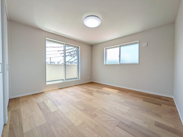 八王子市　中野上町　新築一戸建ての寝室|～2階8.0帖の主寝室　ベッドなど大型家具のレイアウトもしやすい広さです～