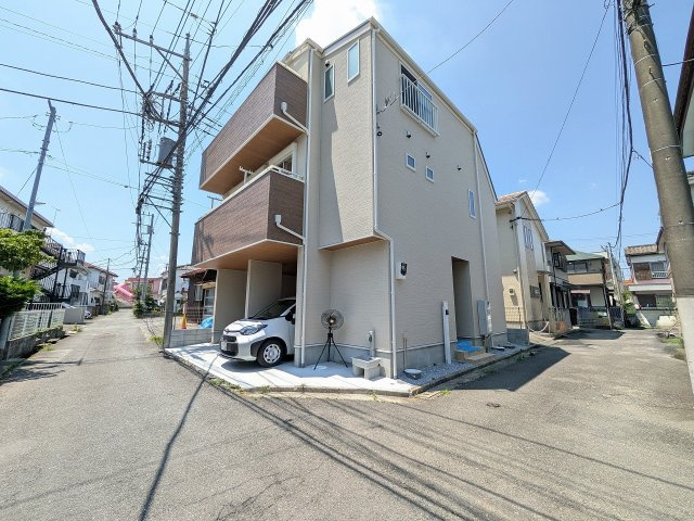 八王子市　中野上町　新築一戸建ての外観|～ZEH水準の省エネ住宅　パントリーやファミクロなど収納豊富　設備も充実～