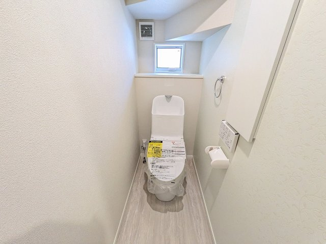 八王子市　中野上町　新築一戸建てのトイレ|～暖房温水洗浄機能付きトイレ　冬場は特に嬉しい機能ですね～