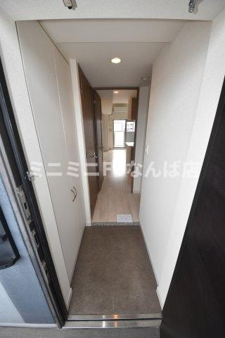 プレサンス難波ヴィータの玄関