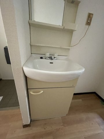 ハイツ千鶴1の独立洗面台