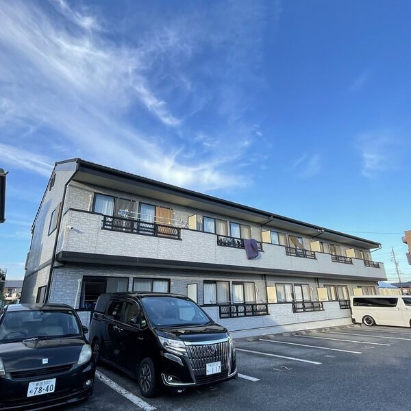 ライオンズ左右木の駐車場