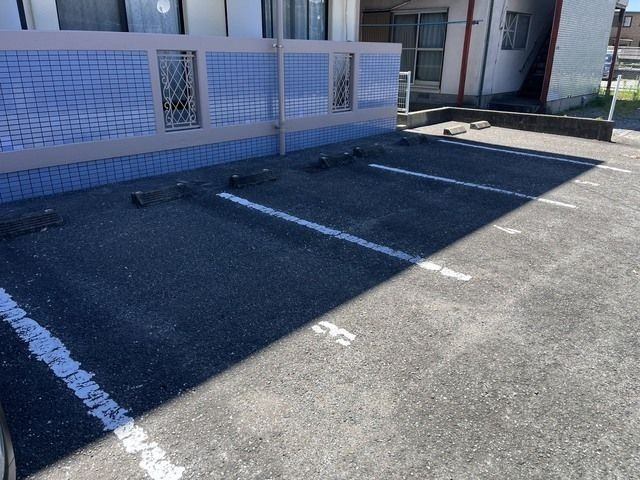 エクセルＵの駐車場