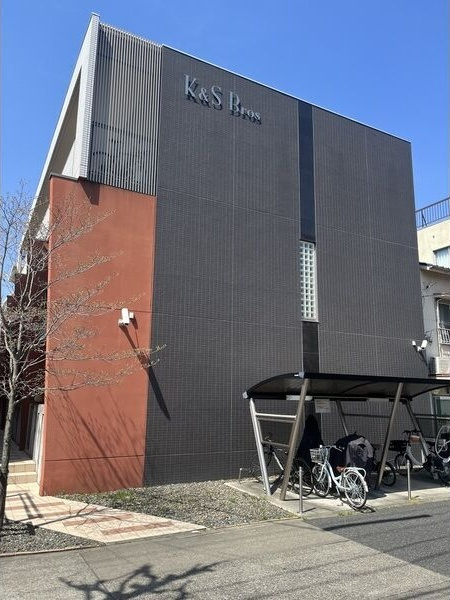 K&Sブロスの外観