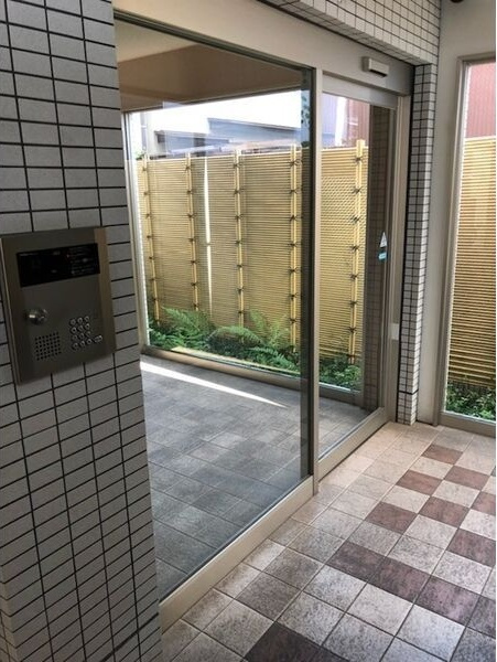 K&Sブロスのエントランス
