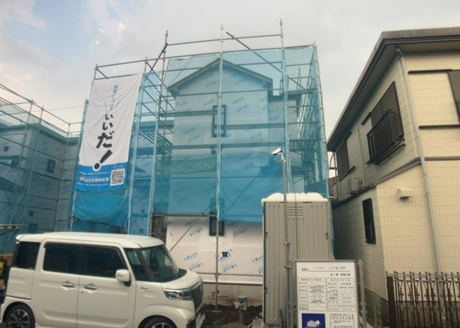 【外観】 | 現地に行くなら、物件の周囲の地形がどうなっているかを見ることも大切です。周辺より低くなっている土地では、大雨などで水が集まりやすいため、地盤が弱くなっているということも考えられるため、注意が必要です。