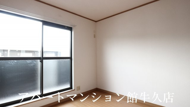 クレールつくばの洋室