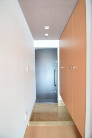 鎌倉市大船２丁目の賃貸マンションの玄関