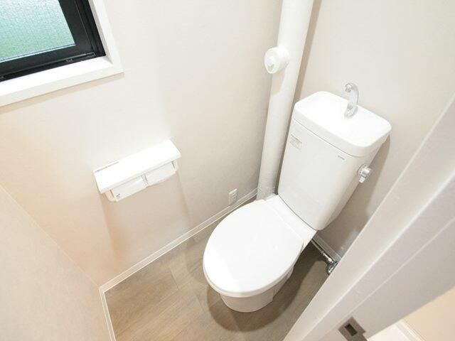 【トイレ】 | グリーンシャイン芝 | 落ち着いたトイレです