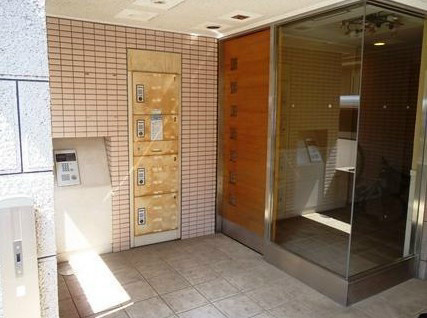 西荻ミキサンハイツのエントランス