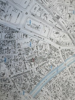 堀川町830番、831番の地図
