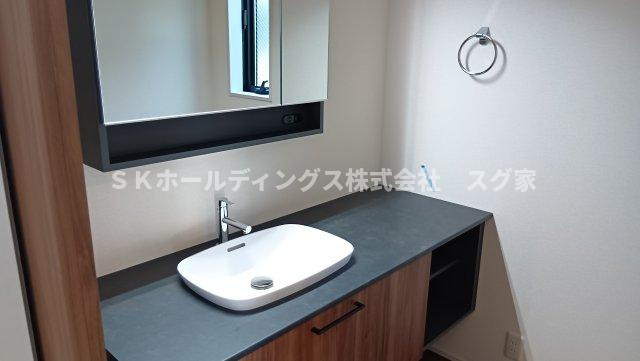 南丹市園部町本町新築戸建て住宅の独立洗面台