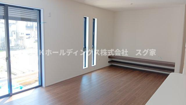 南丹市園部町本町新築戸建て住宅の居間・リビング