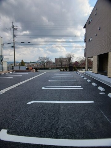 ヴィラ　ローレルの駐車場