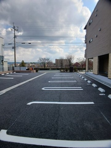 ヴィラ　ローレルの駐車場