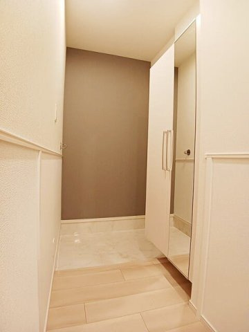 アルカンジュ光　壱番館の玄関