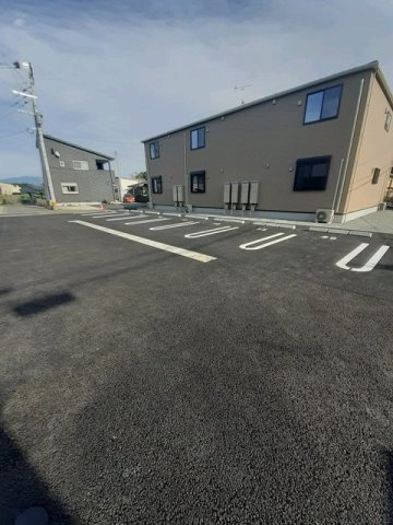 カームリープレイス　Ⅱの駐車場