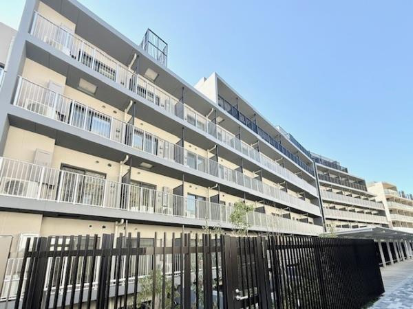 Ｂｒｉｌｌｉａ　ｉｓｔ　池尻大橋の外観