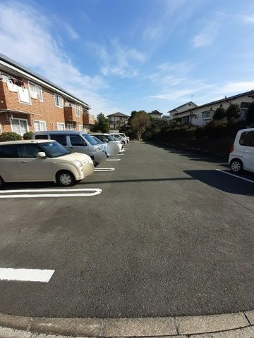 エスポワール武蔵ヶ丘北の駐車場