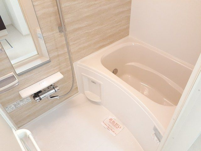 トレスオハス　稲葉荘の浴室