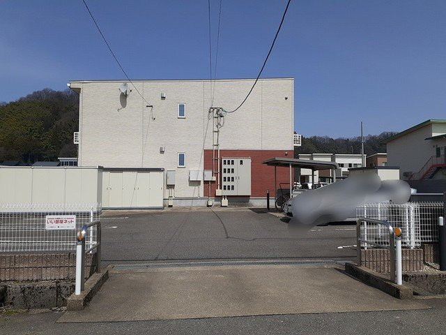 カ－サ・ポポラ－レの駐車場|駐車場に車を止められます