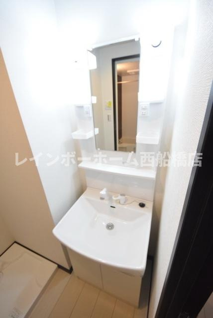 WEST COURT SOGAの独立洗面台