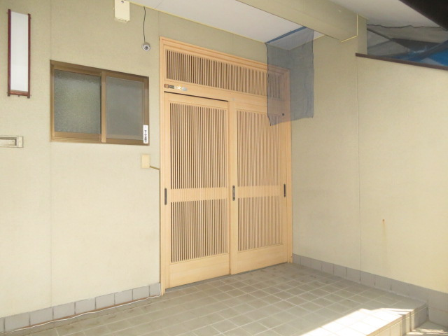 住吉　中古住宅の玄関