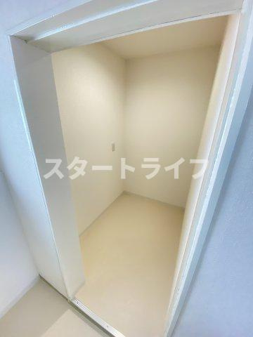 大阪市淀川区西中島４丁目の賃貸マンションの収納