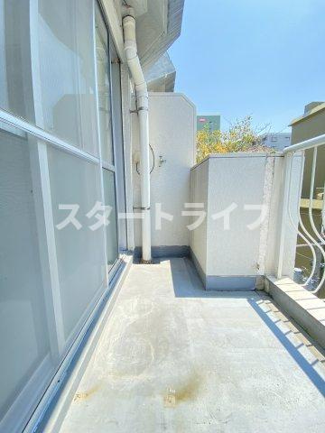 大阪市淀川区西中島４丁目の賃貸マンションのバルコニー