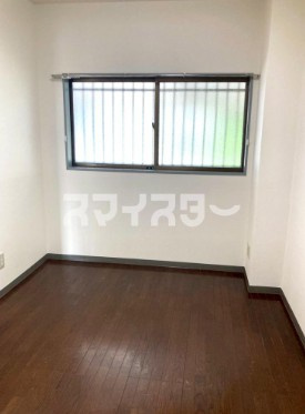 八王子市下恩方町のアパートの居間・リビング