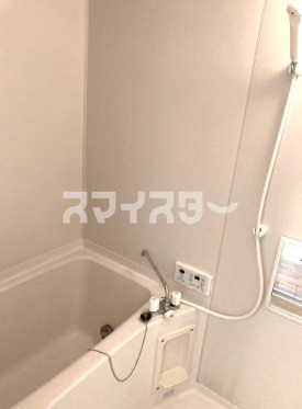 八王子市下恩方町のアパートの浴室
