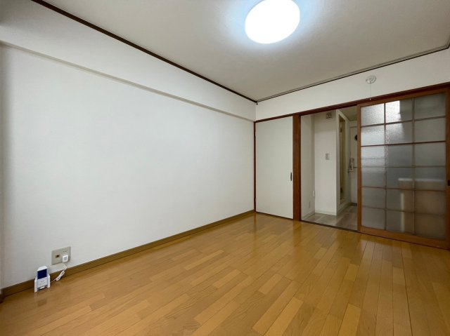 岡住マンションの居間・リビング|※写真は別の部屋のものです。