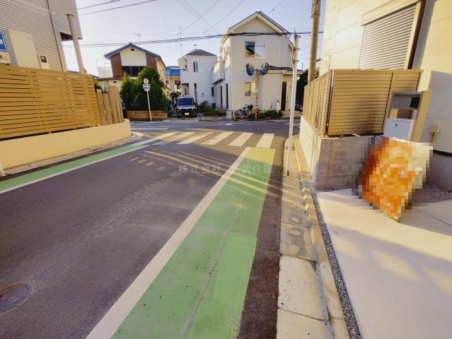 【前面道路含む現地写真】の画像