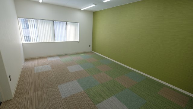 長田２丁目H事務所のその他|2階レストルーム。キッチンから間仕切り無しで続く