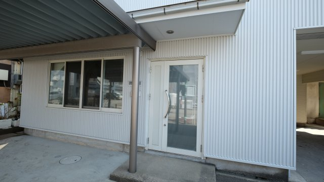 長田２丁目H事務所のエントランス