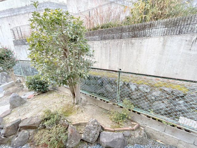 生駒市壱分町戸建の庭
