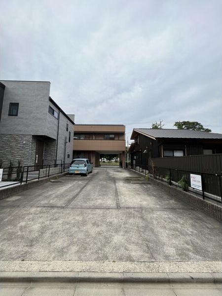 旭ヶ丘ハイツの駐車場