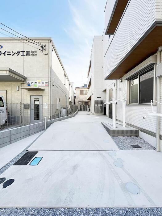 グラナーデ堤通のエントランス