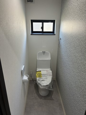 神原１丁目戸建てのトイレ