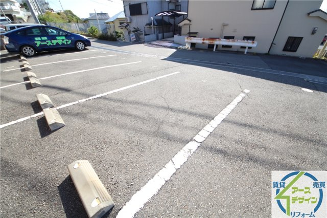 マンジュリカの駐車場