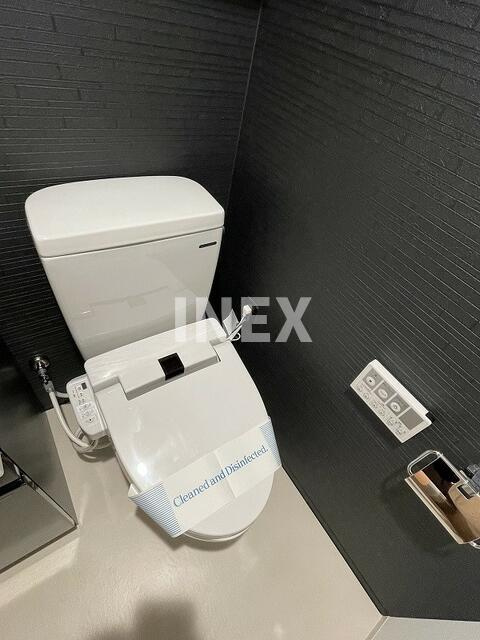横浜市神奈川区青木町の賃貸マンションのトイレ