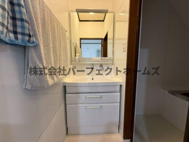 高柳2丁目戸建　賃貸の独立洗面台|独立洗面化粧台が付いています
